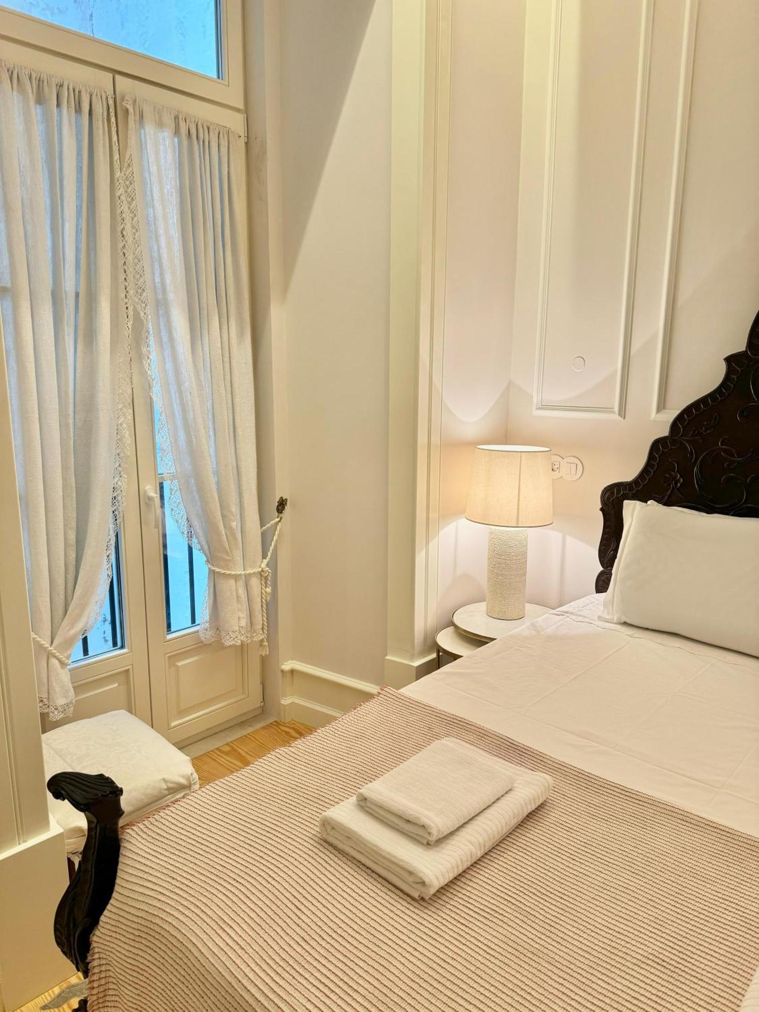 Quarto Com Banheiro Privativo Na Baixa 리스본 외부 사진